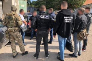 В Одессе на взятке задержали замначальника исправительной колонии.