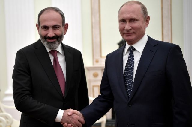 Премьер-министр Армении позвонил Путину