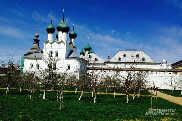 Вход в Ростовский кремль для местных жителей снова стал бесплатным