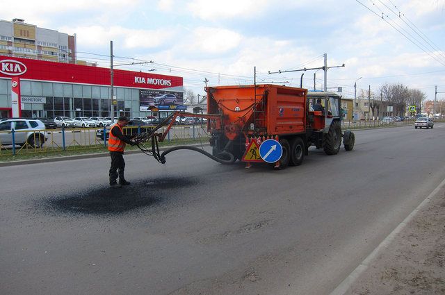 На гарантийных дорогах Брянска выявили 3,8 тысяч квадратных метров дефектов