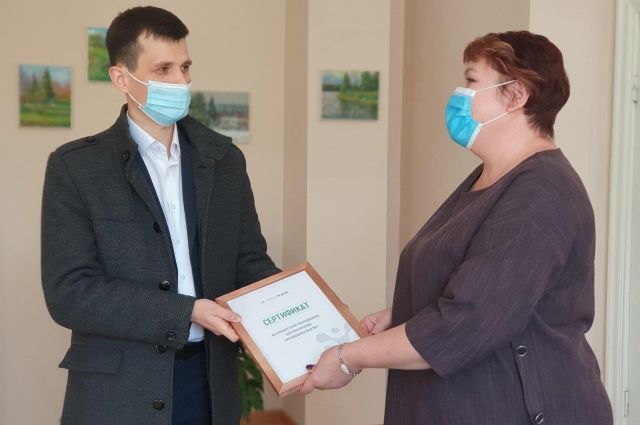 Учебным заведениям Березников подарили сертификаты на рециркуляторы
