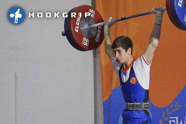 Спортсмен из Сочи победил на первенстве страны по тяжелой атлетике