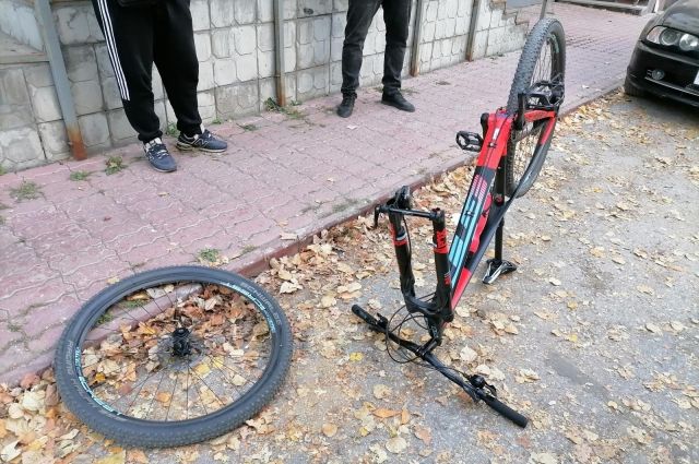 В Самаре на ул. Невской под машину попал 28-летний велосипедист