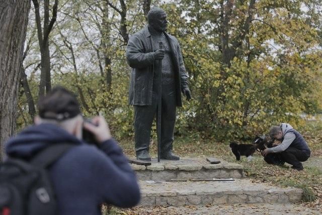 «Народное» открытие памятника Савве Ямщикову в Пскове