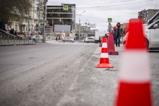 Жители улицы 2-ой Воинской в Октябрьском районе Новосибирска пожаловались на ночные дорожные работы.