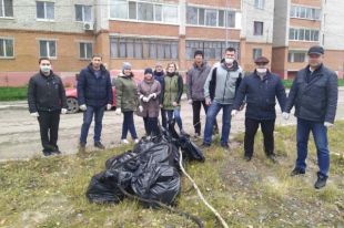 На субботнике тюменцы убрали территорию площадью более 2 тыс. га