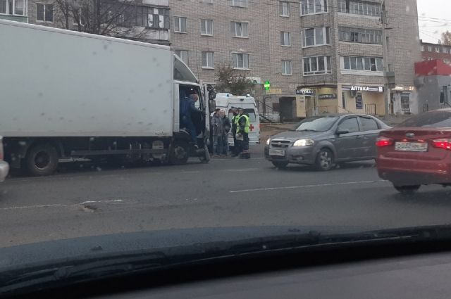 Во Владимире утром столкнулись четыре машины