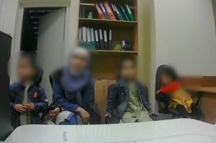Женщина с фальшивым паспортом и тремя детьми пыталась вылететь из Украины