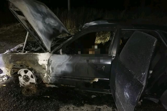 Под Саратовом водитель сгорел заживо в своей иномарке