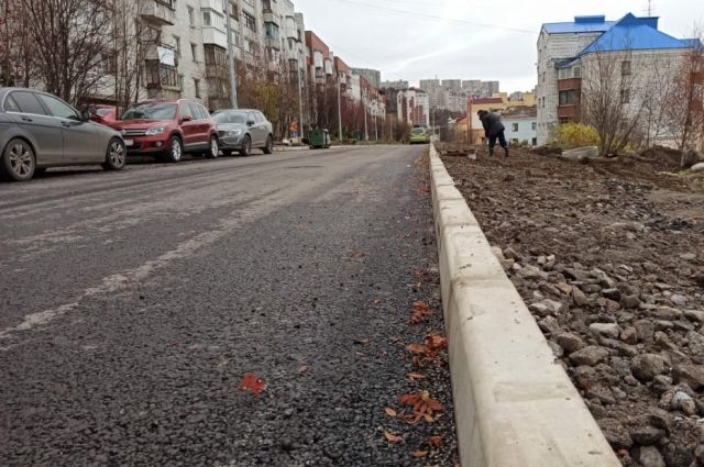 В Мурманске обещают завершить ремонт дорог до первого снега. Успеют ли?