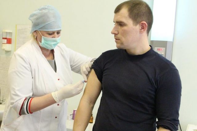 Почти 300 000 человек привиты от гриппа в Тульской области