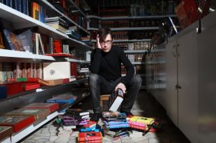 Лев Рыжков - журналист, писатель, автор рассказов, репортажей, и даже романа.