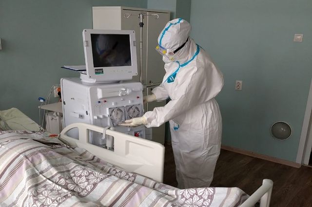 Ковидному госпиталю в Барнауле передали аппарат для гемодиализа