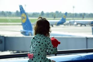 Украинка пыталась вывезти за границу двоих детей по поддельным документам