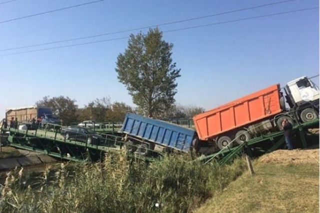 В Дагестане из-за халатности водителя грузовика обрушился мост