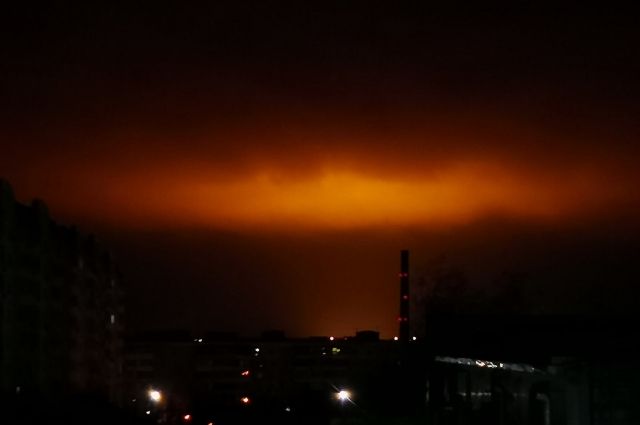 Жителей Ленинского района удивил яркий свет в ночном небе