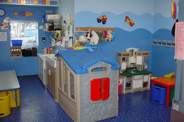 В Оренбургской области из-за коронавируса вновь закрыты детские игровые комнаты, а лагеря отменяют последние смены.