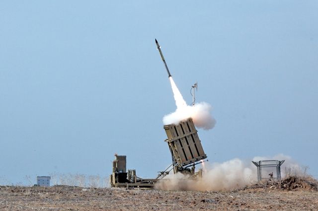 Система ПВО Израиля перехватила выпущенную из сектора Газа ракету