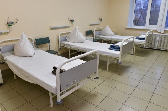 Всего сейчас в Пермском крае развёрнуто 3819 коек для пациентов с COVID-19. Они находятся в 24 больницах региона.