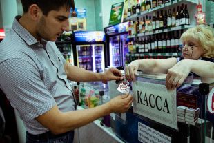 Комитет по аграрной политике, природным ресурсам и земельным отношениям Законодательного собрания Новосибирской области поддержал законопроект, ограничивающий работу пивных, расположенных в многоквартирных домах.