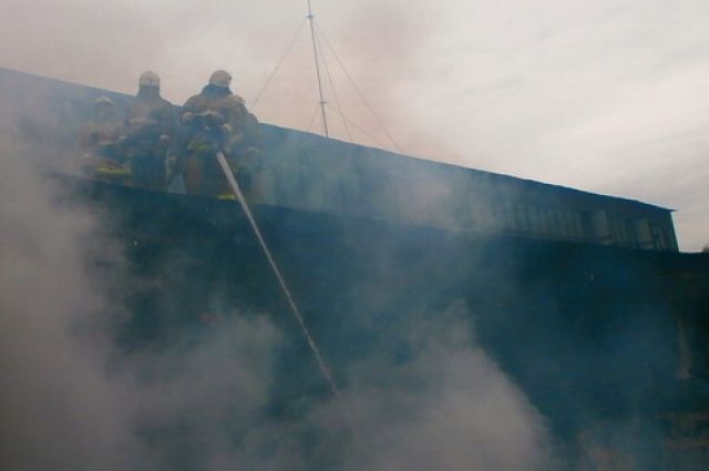 Крупный склад сгорел в Арзамасском районе Нижегородской области