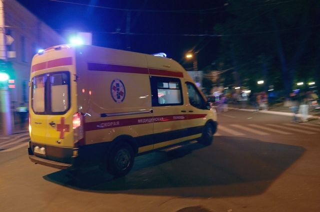 «Услышали хлопок»: в Губахе загорелся автомобиль скорой помощи