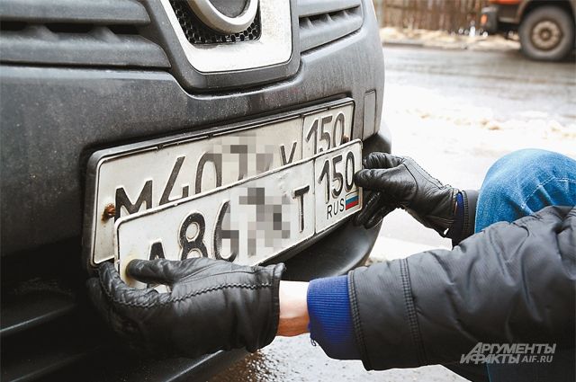 Житель Суворовского района лишен прав за вождение авто с «липовым» номером