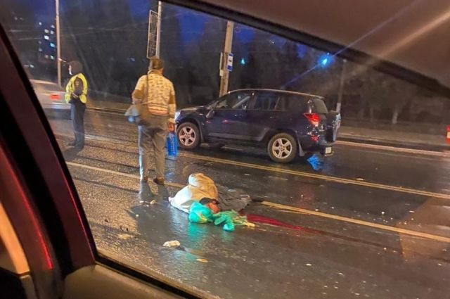 В Самаре на Ново-Садовой автоледи на Toyota RAV4 сбила насмерть мужчину