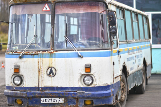 Из Тулы в Ярославль доставлен ретро-автобус