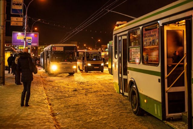 В Новосибирске автобусам запретят долго стоять на остановках