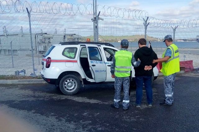 Задержан мужчина, пытавшийся устроить драку на трассе «Новороссийск-Керчь»