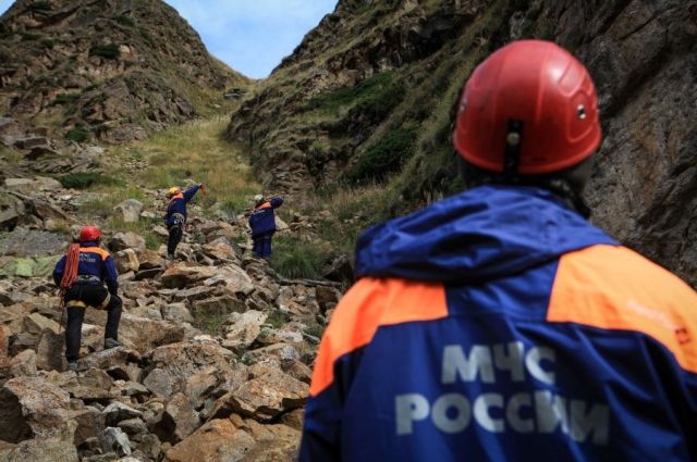 Спасатели ищут пропавшую на склоне Эльбруса альпинистку