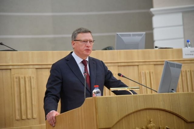 Омский губернатор призвал перевести «максимально всех» на удалёнку