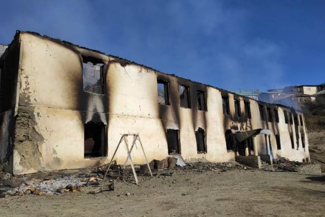 В Тляратинском районе Дагестана сгорело здание старой школы