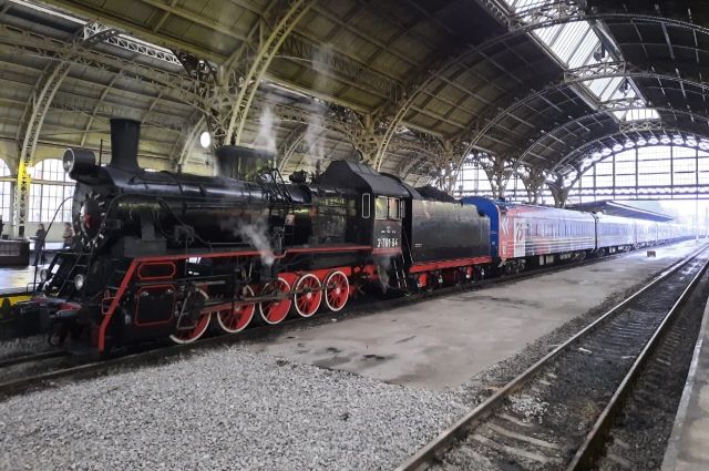 Уникальный «Поезд Победы» остановился в Петербурге