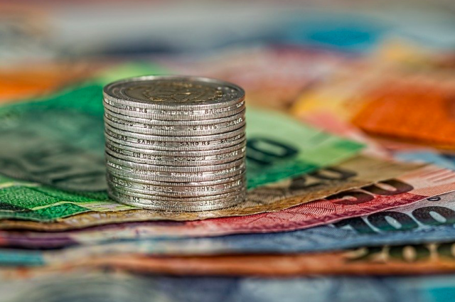 Омичам предлагают обменять ненужные монеты на купюры без комиссии