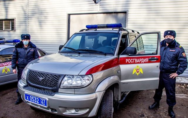 В Хабаровске 59-летний мужчина отобрал у подростка беспроводные наушники