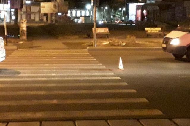 В Новотроицке пострадавший пешеход пересекал дорогу по нерегулируемому переходу.