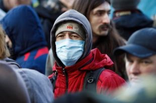 В России вводят всеобщий масочный режим