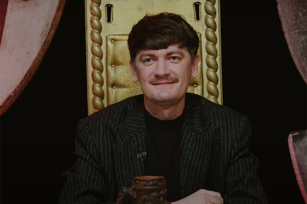 Александр Гудков (Чикен Карри). Различные шоу юмориста Александра Гудкова, в частности, Comment Out. 2,5 млн подписчиков, доход $1,13 млн.