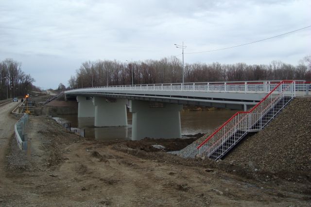 Мост с вековой гарантией. В Алтайском крае открыли новую переправу