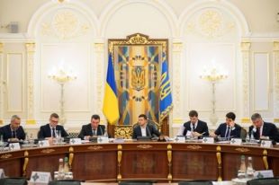 Зеленский созвал срочное закрытое заседание СНБО: подробности