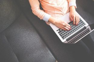 Те, кто не был официально трудоустроен, первыми попали под удар