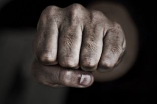 Под Запорожьем двое мужчин избили до смерти знакомого и подожгли его тело