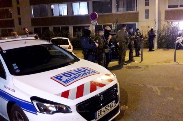 В Лионе отпустили задержанного в рамках дела о нападении на священника