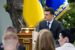 Зеленский: решение КСУ - это проявление заговора старых элит и олигархов