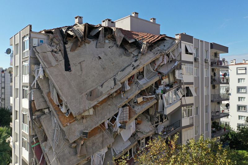Разрушения в Измире.