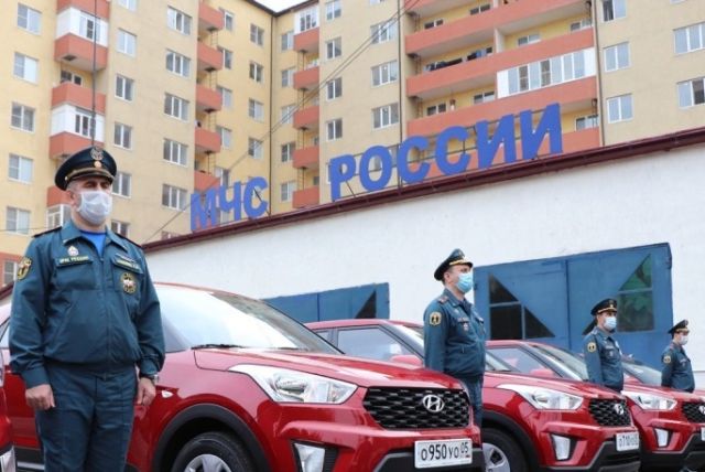 Пожарные Дагестана получили 10 новых автомобилей Hyundai Creta