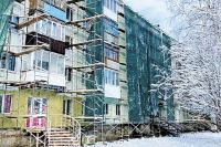 На проспекте Ленина начался монтаж энергоэффективных бескаркасных фасадных систем отечественного производства.