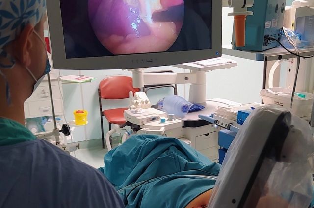 Хирурги тюменской клиники провели операцию с новым роботом-ассистентом